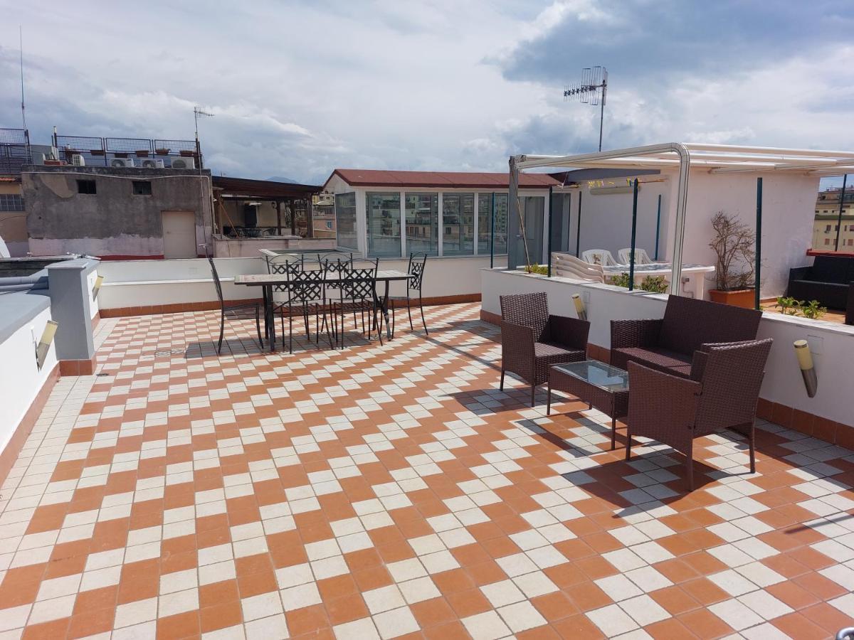 Apartamento Raggio Di Sole Nápoles Exterior foto
